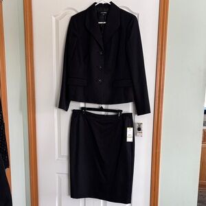 Le Suit Black Women's Blazer and Skirt Set